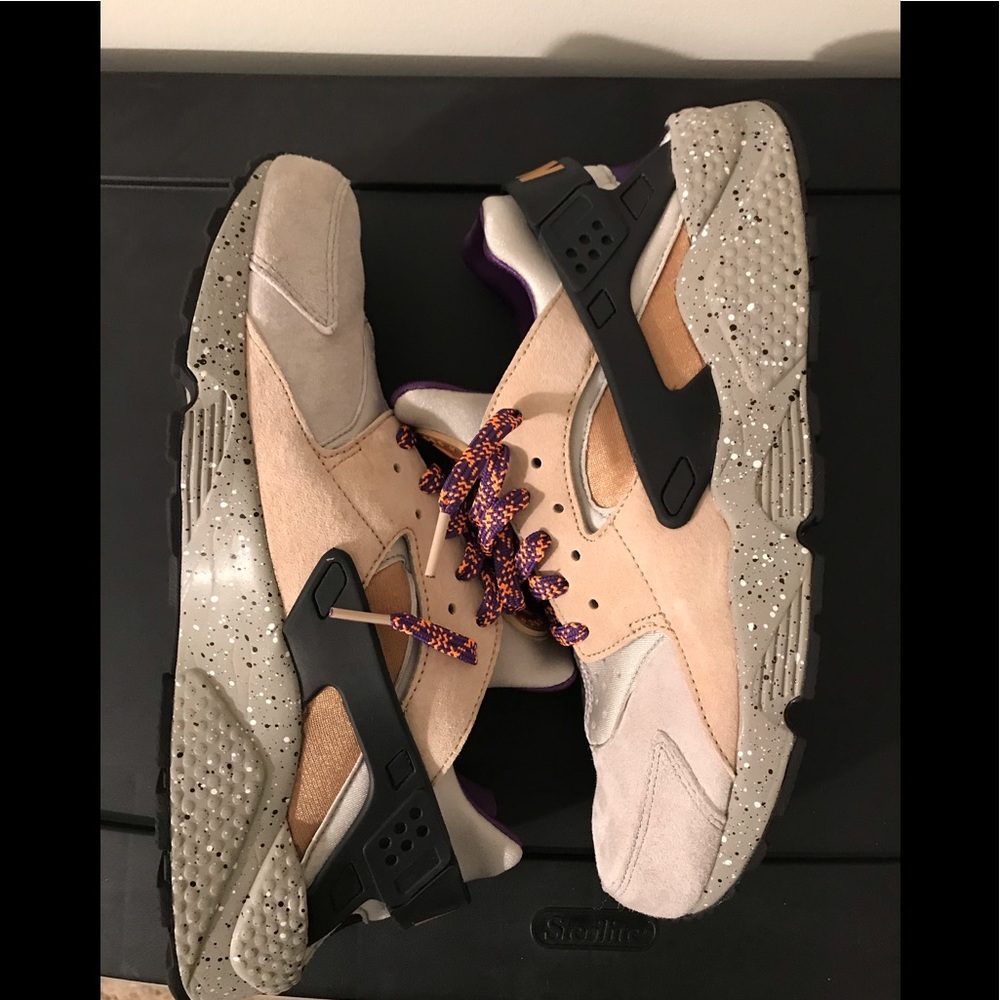 Nike huaraches size 10.5